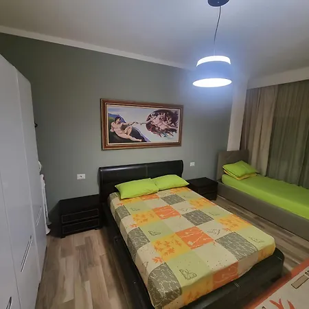 Liam's Luxury Golem (Tirana)