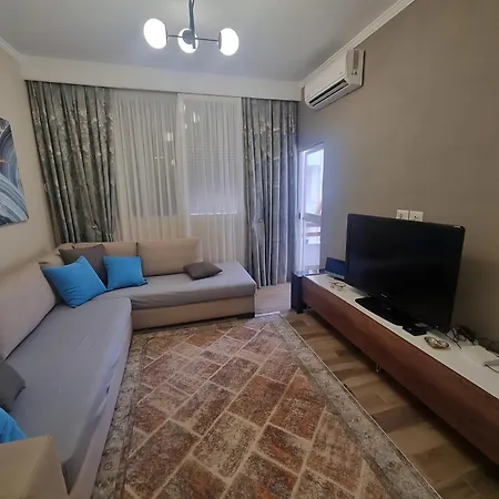 Liam's Luxury Golem (Tirana)