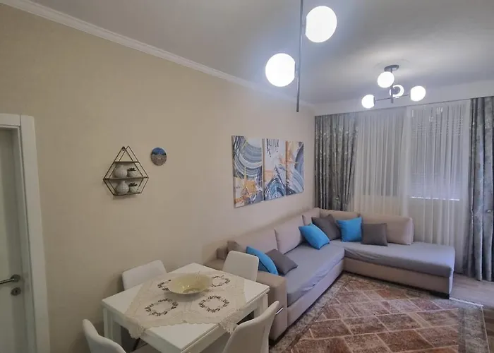 Liam's Luxury Golem (Tirana)